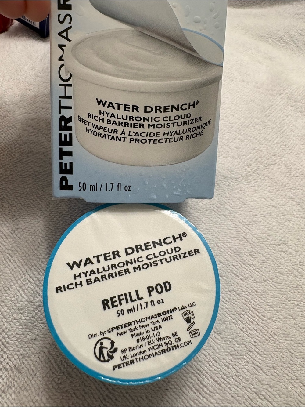 Peter Thomas Roth Water Drench Hyaluronic Cloud Rich Barrier Moisturizer - White